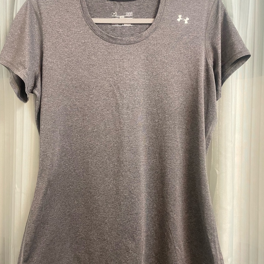 Under Armour Women's Gray Tee size large